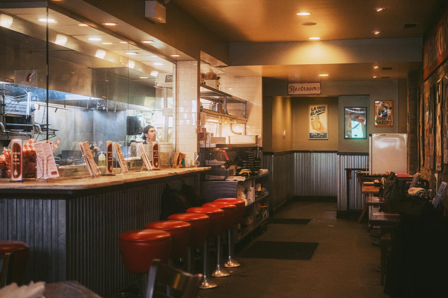 Diner Case (100 Words)